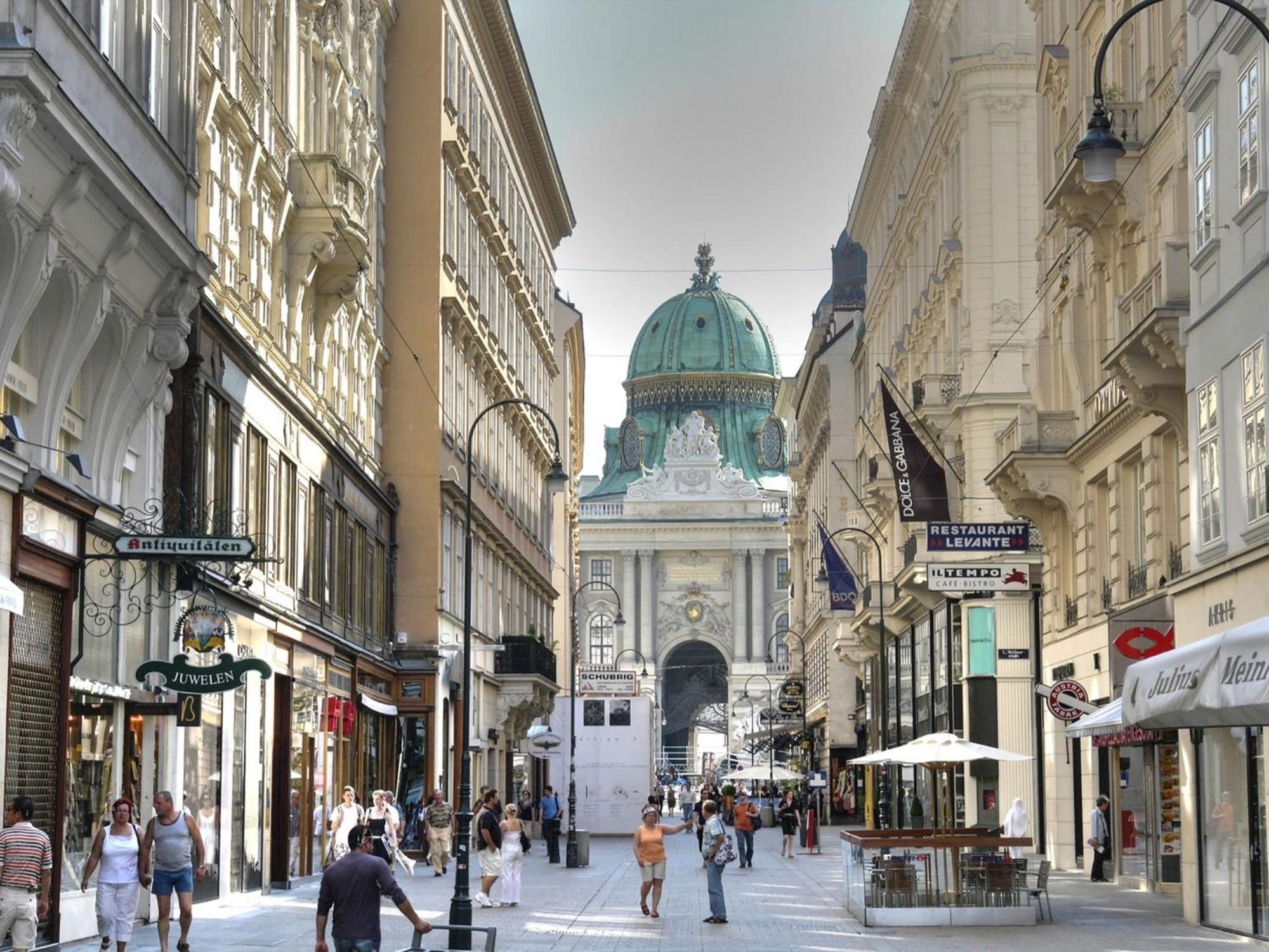 Living Kaiser Franz Joseph Wien